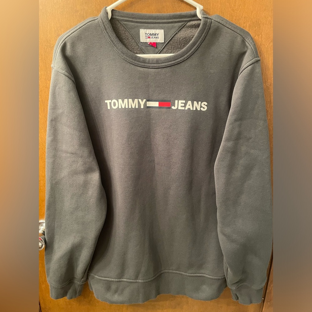Tommy Hilfiger crew neck sweater-men’s size medium